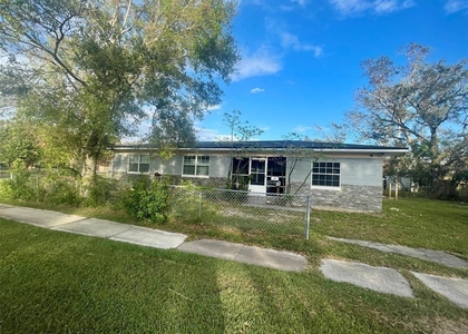 3995 40th Street N - Photo 1
