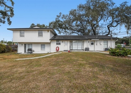 855 E Brandon Boulevard - Photo 1