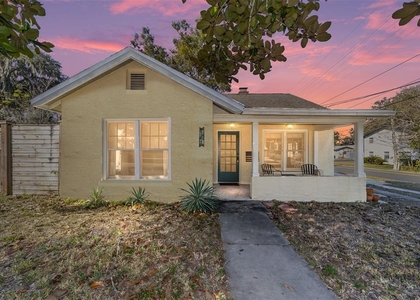 114 Ne 11th Avenue - Photo 1