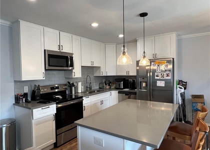 255 Strawberry Hill Avenue - Photo 1