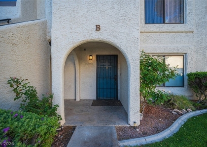 1406 Santa Margarita Street - Photo 1