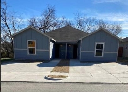 2203 Henry Street - Photo 1