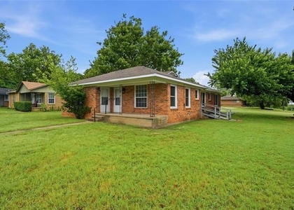 1701 W Elm Street - Photo 1