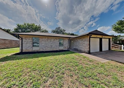 6100 Springwood Drive - Photo 1