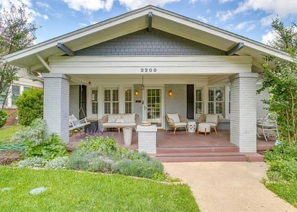 2200 W Magnolia Avenue - Photo 1