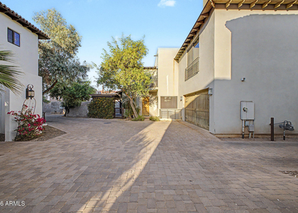 304 S Wilson Street - Photo 1