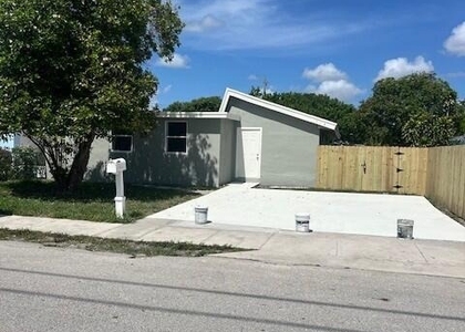 310 Nw 4th Avenue - Photo 1