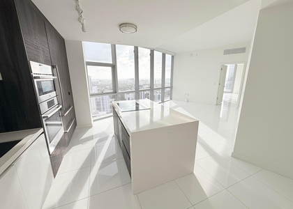 851 Ne 1st Avenue - Photo 1