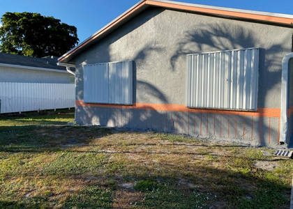2691 Nw 8th Street - Photo 1