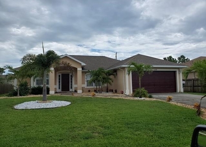 149 Sw Fairview Avenue - Photo 1