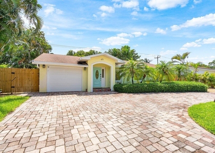 671 Lindell Boulevard - Photo 1