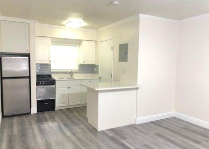 3205 Ne 9th Street - Photo 1