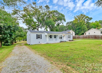 405 Pine Street - Photo 1