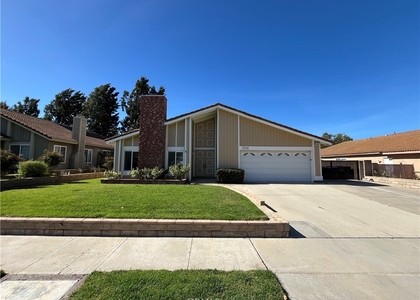 2534 Roxy - Photo 1