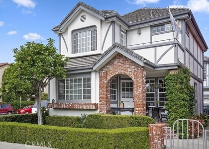 498 Park Ave - Photo 1