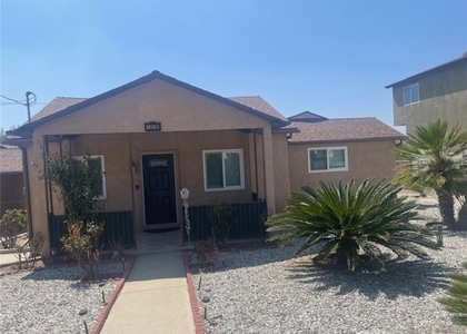 10539 Tinker Avenue - Photo 1