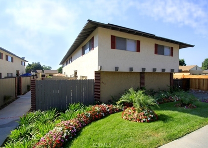 614 Linwood - Photo 1