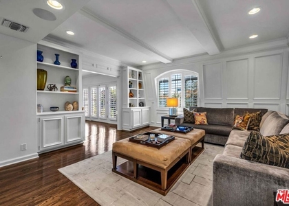11745 Montana Avenue - Photo 1
