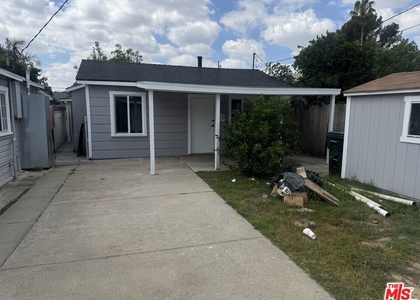 6111 Greenwood Avenue - Photo 1