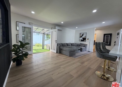 11836 Laurelwood Drive - Photo 1