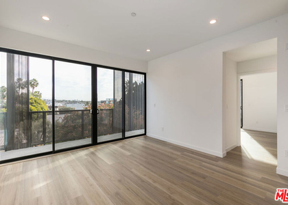 829 Larrabee Street - Photo 1