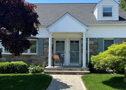 315 Gainsborg Avenue E - Photo 1