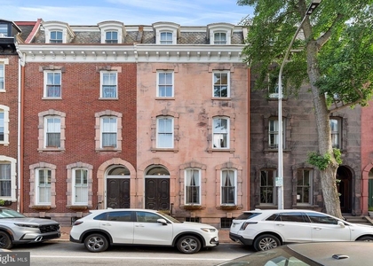 2308-10 Spruce Street - Photo 1