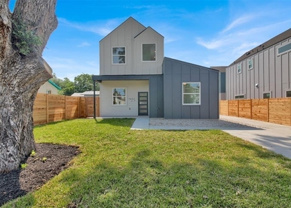 7603 Carver Ave - Photo 1