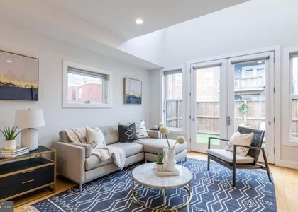 628 I Street Ne - Photo 1