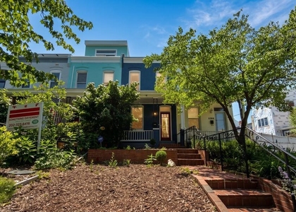 1617 C Street Se - Photo 1