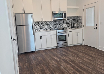 7601 Carver Ave - Photo 1