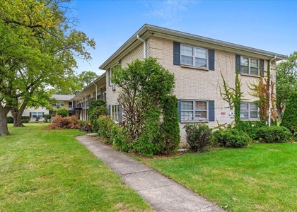 1725 Howard Avenue W - Photo 1