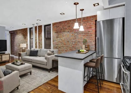 East 7th Street - Photo 1