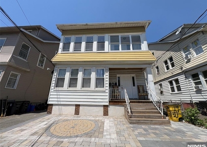 119-121 End - Photo 1