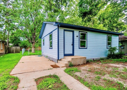 529 S Illinois Avenue - Photo 1