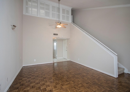 1420 Hawthorne - Photo 1