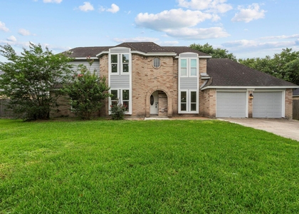 1107 Londonderry Avenue - Photo 1