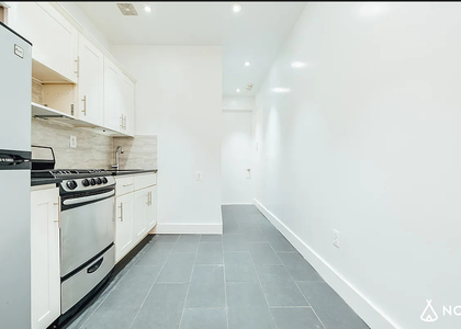 33 Montrose Avenue - Photo 1