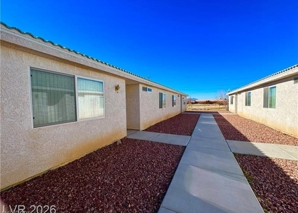 1080 S Hall - Photo 1