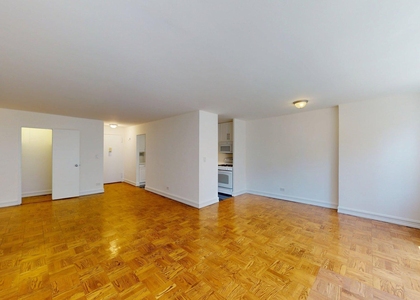 Eighth Avenue - Photo 1
