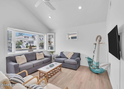 638a Redmond Avenue - Photo 1