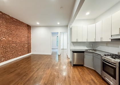 Bedford Avenue - Photo 1
