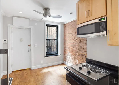 West 50 Street - Photo 1