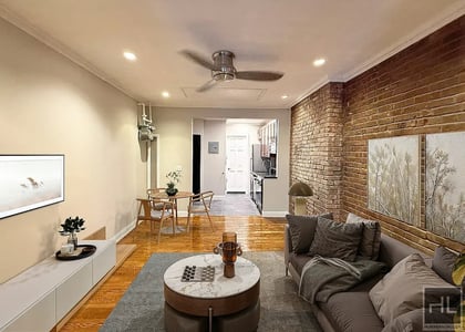 2 Avenue - Photo 1