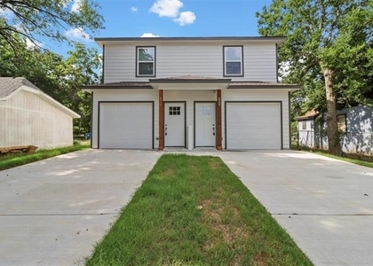 312 E Shepherd Street - Photo 1