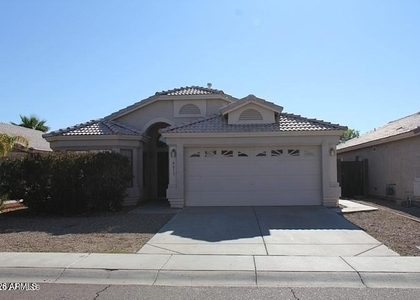 6611 W Desert Hollow Drive - Photo 1