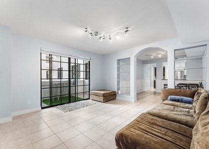 233 S Federal Highway - Photo 1