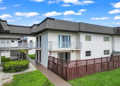 8601 Sw 94th Street - Photo 1