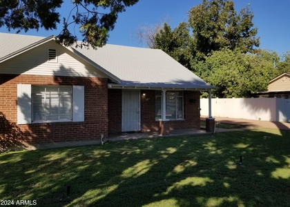 2132 E Mulberry Drive - Photo 1