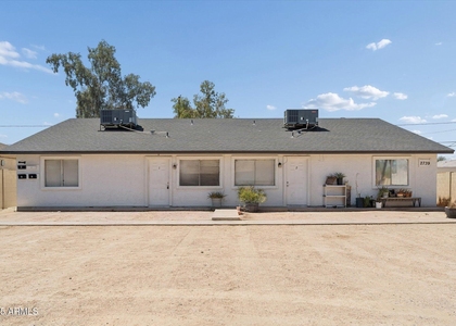 2739 E Tamarisk Avenue - Photo 1